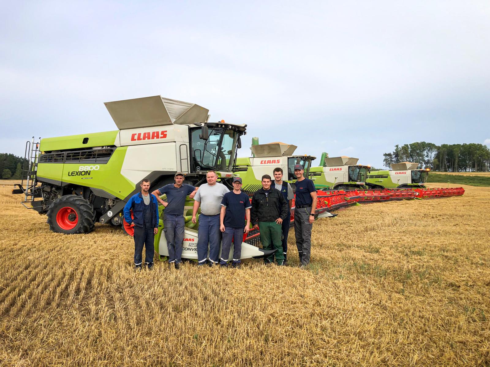 SIA Balticagrar komanda pie Claas kombaina